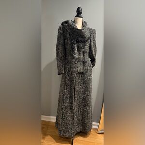 Amazing Luxury coat 🧥. Made in France by Orna Farho.